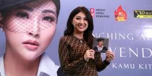 Geprek Bensu Jualan CD Musik, Sarwendah Penyanyi Perdana