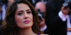 Rahasia Salma Hayek Bebas Keriput di Usia 52