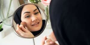Rangkaian Penting Saat Gunakan Make Up di Kulit Kering