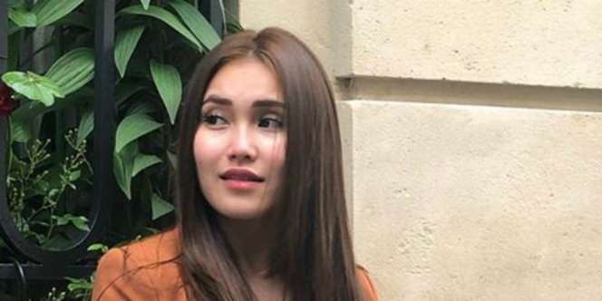Dikirim Karangan Bunga, Ayu Ting Ting Syok Baca Isi Tulisannya