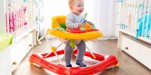 Amankah Balita Menggunakan Baby Walker? Yuk, Cari Tahu