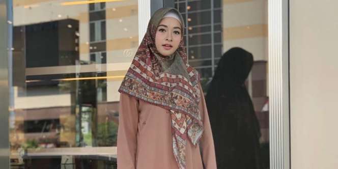 Turun 25 Kg Setelah Melahirkan, Ini Trik Poppy Bunga
