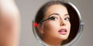 Tutorial Make Up Negative Space untuk Tampil Lebih Edgy