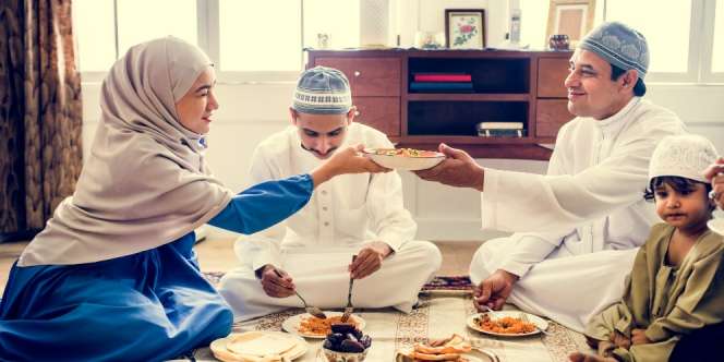 Pola Makan dan Adab Menyantap Hidangan Sesuai Anjuran Rasulullah