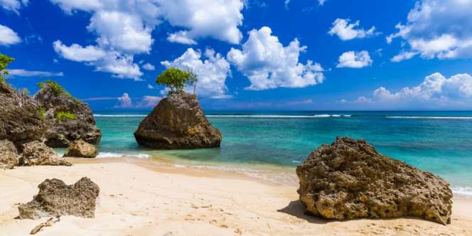 Serunya Menikmati Suasana Alami di 5 Pantai Tersembunyi Bali