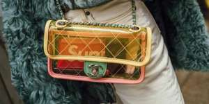Trend di 2019, Intip Koleksi PVC Bag dari Brand Ternama