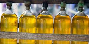 Memanfaatkan Botol Bekas Minuman Haram, Bolehkah?