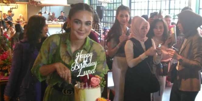 Maia Estianty Sebut Luna Maya Sedang Pedekate, Siapa?