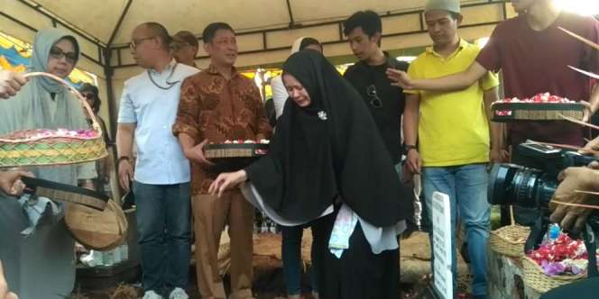 Ayah-Anak Korban Pembunuhan Sadis Aulia Kesuma Dimakamkan di Satu Liang