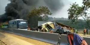 Usai Tabrakan Beruntun, Diberlakukan Contraflow di Tol Purbaleunyi