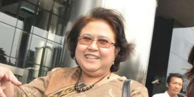 Dibilang Orang Tua, Elza Syarief Pikir-Pikir Laporkan Melaney Ricardo