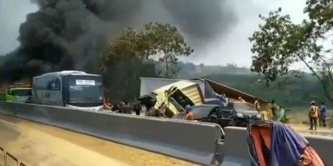 Korban Tewas Kecelakaan Tol Purbaleunyi 9 Orang, 21 Mobil Ringsek