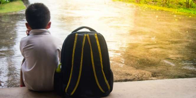Deretan Sikap 'Toxic' Orangtua yang Bikin Anak Minder