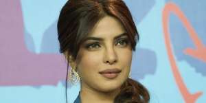 Trik Dapatkan Rambut Tebal dan Lurus ala Priyanka Chopra