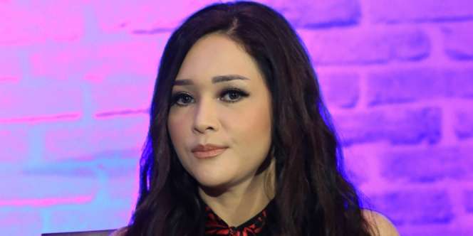 Gaya Klasik Tempo Doeloe, Segini Total Harga Outfit Maia Estianty