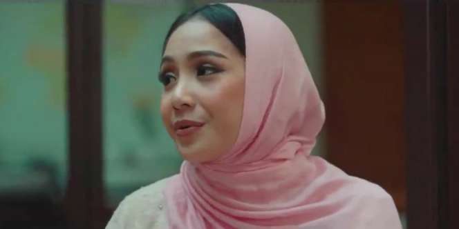 Duet Bareng Cut Meyriska, Hijab Poni Nagita Slavina Disorot