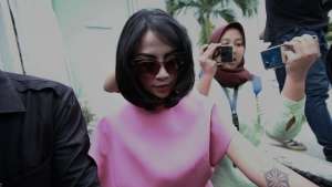 Reaksi Vanessa Angel Disinggung Soal Ayahnya