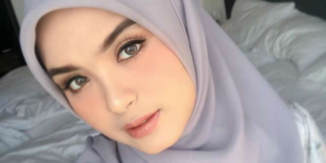Serba Coral, Intip Riasan Flawless Vebby Palwinta