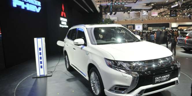 Outlander PHEV Dijual Tanpa Insentif, Laku Berapa?