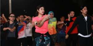 Pesona Dian Satro Saat Olahraga Lari