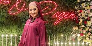 Potret Hijab Marcella Simon, Artis Cantik yang Kini Mualaf