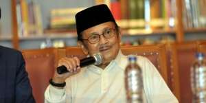 Sambil Cium Kening Habibie, Mantan Mendiknas M Nuh Ucap Doa Kesembuhan