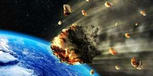 Asteroid Seukuran Lapangan Futsal Nyaris Tabrak Bumi