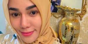 Kerap Tampil Seksi, Intip Potret Bebby Fey Berbusana Tertutup