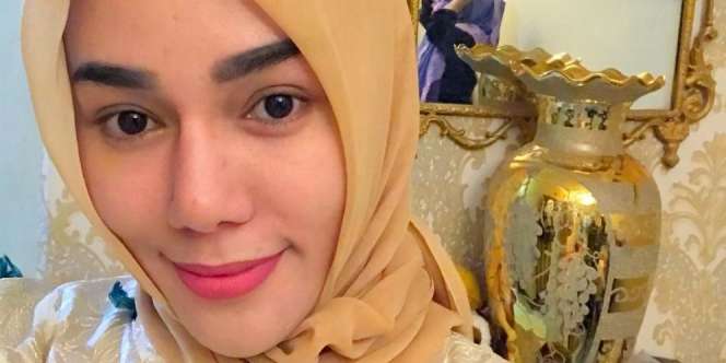 Kerap Tampil Seksi, Intip Potret Bebby Fey Berbusana Tertutup