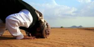 Tata Cara Sujud Syukur yang Benar, Lengkap dengan Niat dan Doa