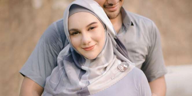 Berhijab, Maternity Shot Terbaru Irish Bella Banjir Pujian