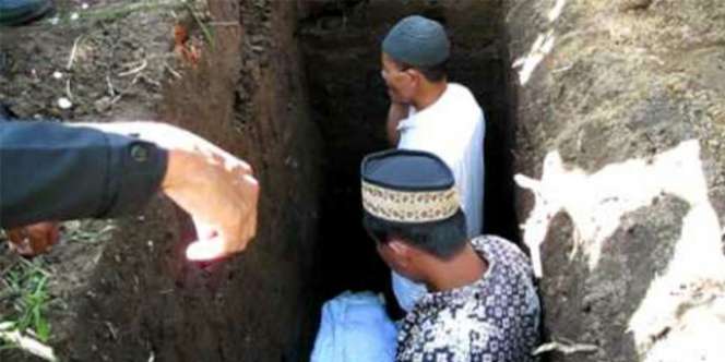 Tata Cara Mengubur Jenazah Laki-Laki dan Perempuan Yang Benar Sesuai Sunnah