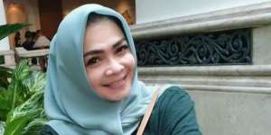 Tampil di FTV, Ibunda Nagita Pakai Hijab Branded Jutaan Rupiah
