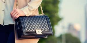 3 Rekomendasi Tas Wanita Menurut Stylist Luna Maya