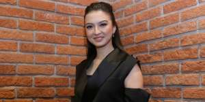 Tunggu Jodoh, Raline Shah 24 Jam Nongkrong di Coffee Shop