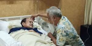 Video Menyentuh Xanana Gusmao Saat Jenguk BJ Habibie