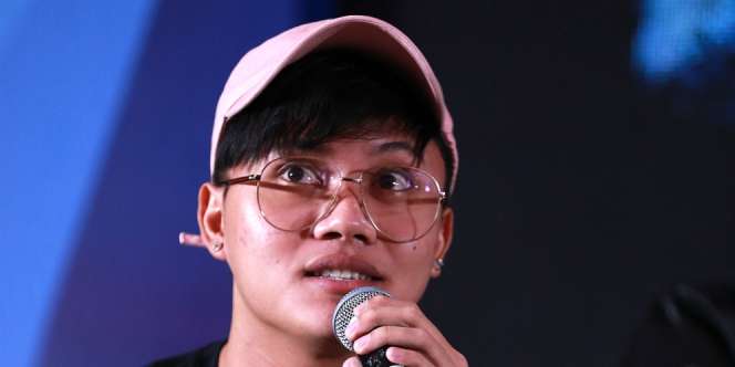 Foto Mesra di Pantai, Wajah Pacar Rizky Febian Jadi Sorotan