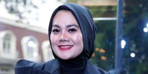Takut Kena Pelet Vicky Prasetyo, Sarita Abdul Mukti Pakai Sarung Tangan