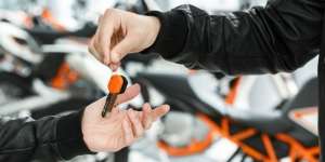 Catat, Ini Plus Minus Tukar Tambah Motor di Diler Resmi