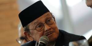 Keluarga Mengulang Apa yang Dilakukan BJ Habibie 9 Tahun Lalu