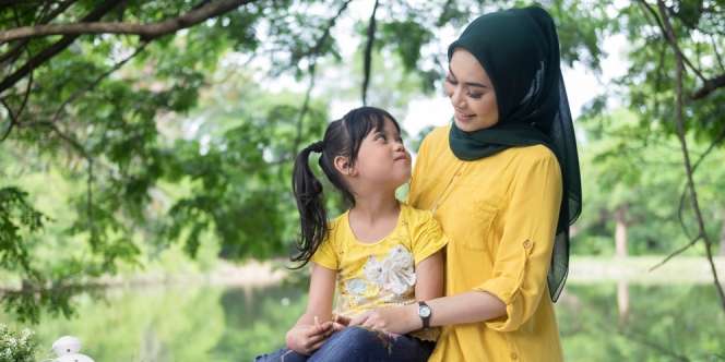 Jadi Prioritas Utama, Ini Cara Tepat Jaga Hubungan Ibu-Anak saat Sibuk Kerja