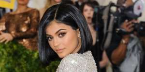Foto Buat Majalah Dewasa, Kylie Jenner Pakai Karya Desainer Indonesia