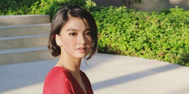 Dipatuk Burung, Ekspresi Wajah Raline Shah Jadi Sorotan