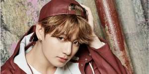Digosipkan Pacaran, Jungkook BTS Ganti Penampilan