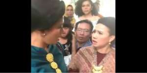 Viral Emak-emak Rebutan Rendang di Kondangan, Ini Fakta Sebenarnya