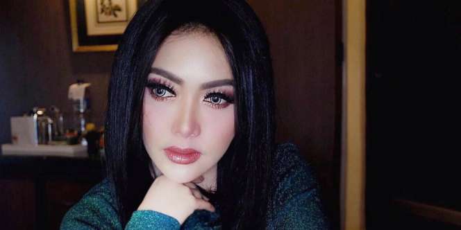 Harga Dompet Receh Syahrini Bikin Warganet Meronta