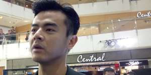Dion Wiyoko Tepar Digojlok Jadi Atlet Bulu Tangkis