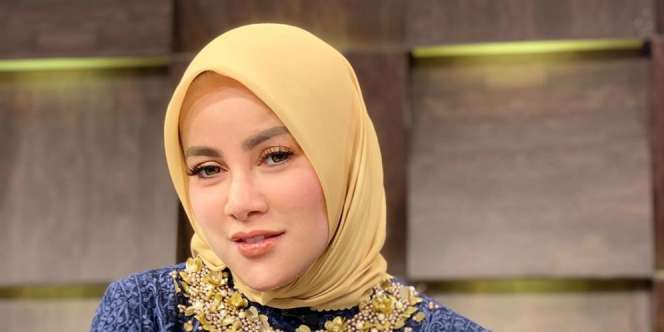 Olla Ramlan Tabrakan dengan Taksi Online, Si Driver Malah...
