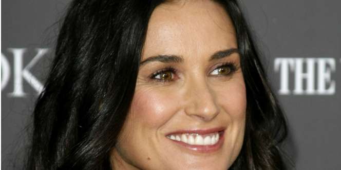 Kulit Glowing di Usia Senja, Demi Moore Punya Ritual Khusus