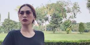 Kritik Artis Penuh Sensasi, Tata Janeeta Sindir Siapa?
